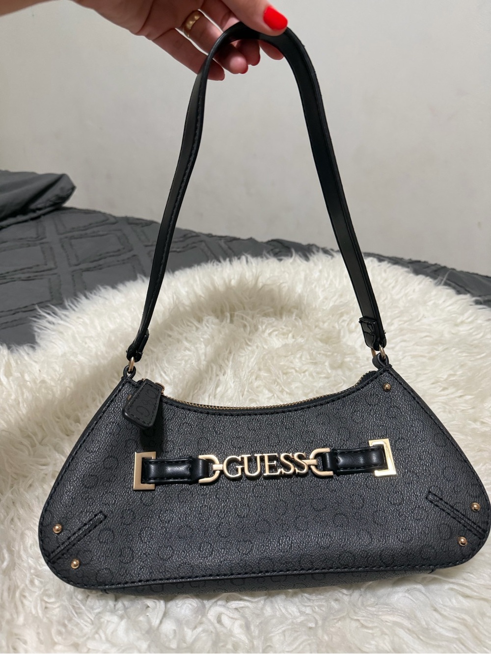 GUESS Black Logo Chain Accent Shoulder Bag